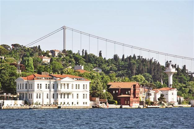 Real estate sales to foreigners reach $1.1 bln in one month