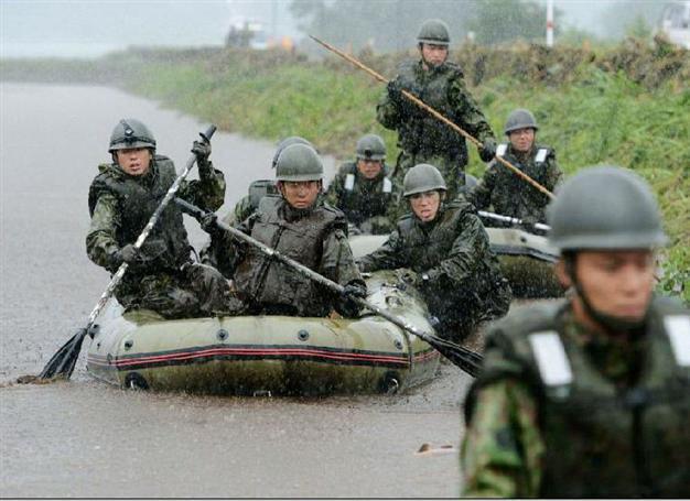 400,000 told to evacuate in Japan deluge