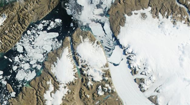 Iceberg twice Manhattans size breaks off Greenland glacier