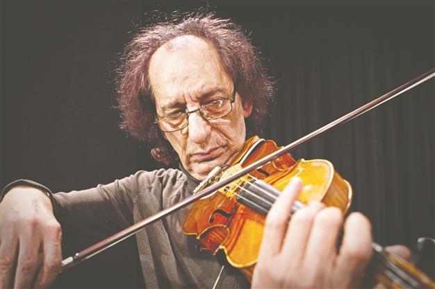 Iranian violinist Farjad to perform at Bodrum Castle