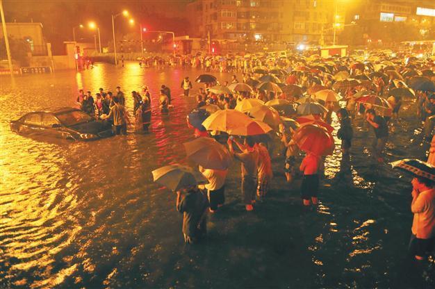 Heavy rain, storm kill 20 in China