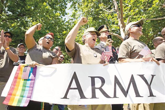 Uniformed troops in US gay pride parade