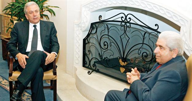 Greek FM to Turkey: Stop threats