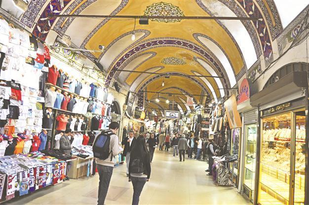 British, Saudis, Azeris spend most in Turkey
