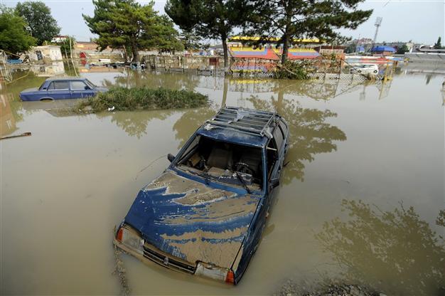 Russia: 3 officials detained over flood deaths