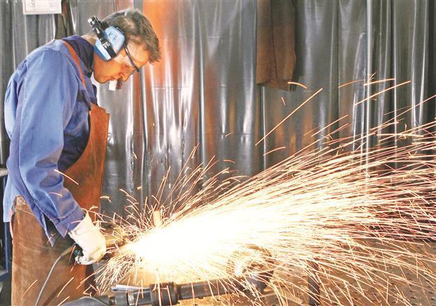 Business confidence data a new concern for Berlin