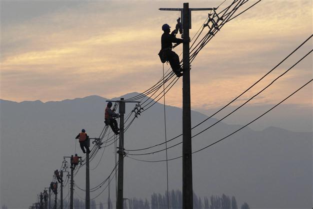 Frustrated electricity traders eye Turkey
