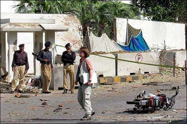 25 dead in Pakistan car bomb blast: officials