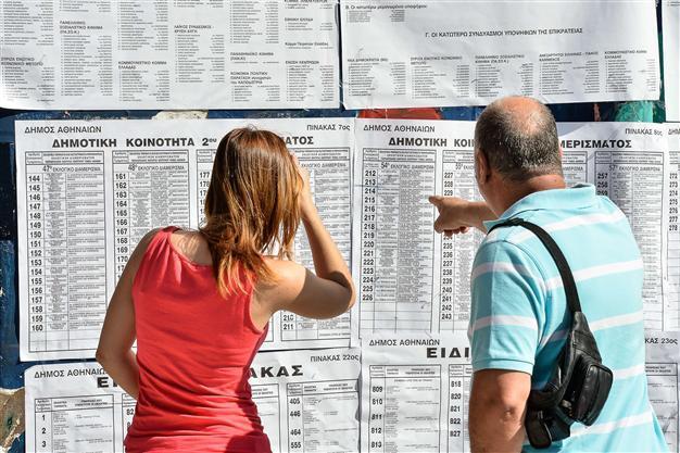 Anger and anxiety weigh on Greeks in historic election