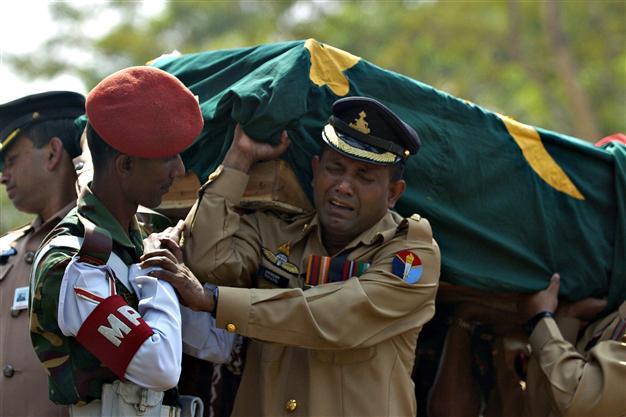 Bangladesh jails 611 soldiers for 2009 mutiny