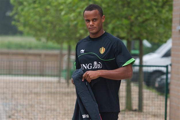 Kompany signs new six-year deal with Manchester City