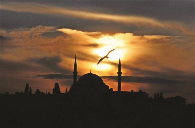 Twilight debate stirred over length of fasting