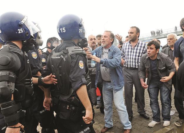 Prosecutors demand jail time for banner
