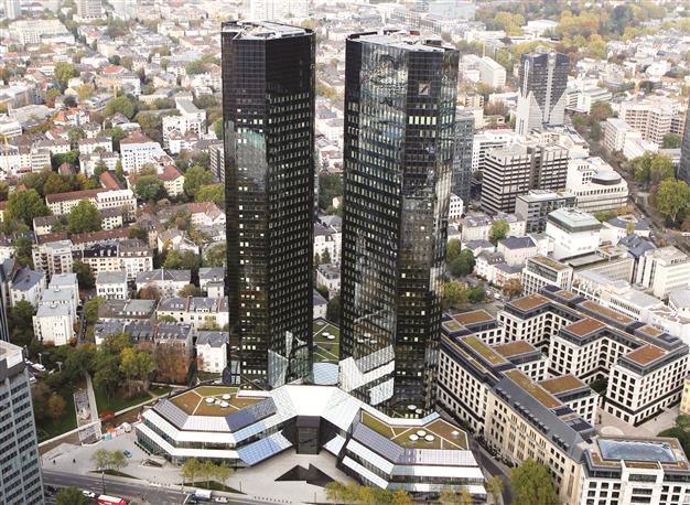 European debt crisis eats into profits of top banks