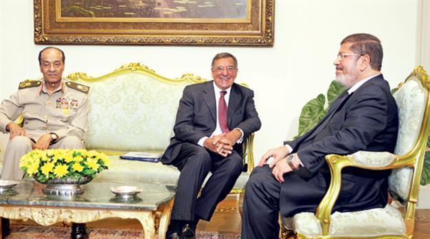 Top US official meets new Egyptian head, top general