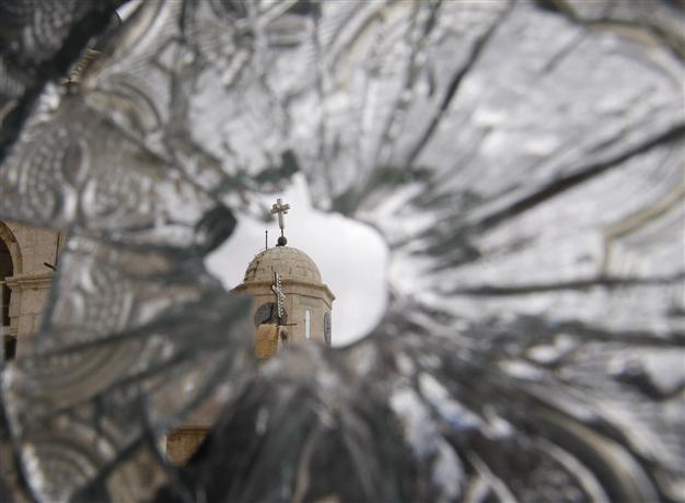 First clashes hit Christian areas of Syria capital