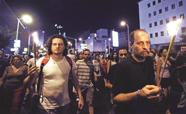 Second Israeli sets himself on fire in economic woes protest