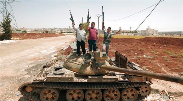 Syria rebels said to receive missiles via Turkey