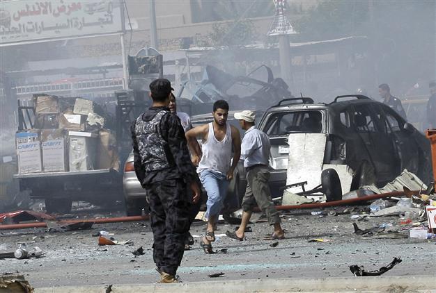 Attacks on Iraq checkpoints kill eight: officials