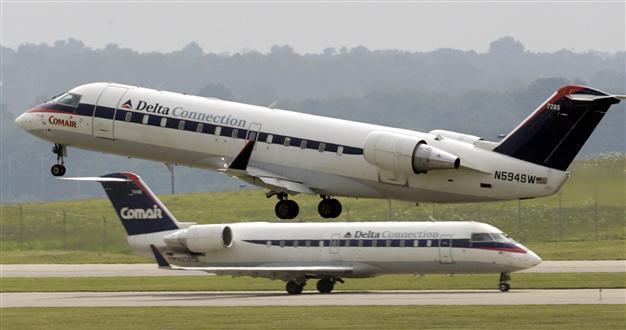 Three jets in near miss at Washington DC airport: official