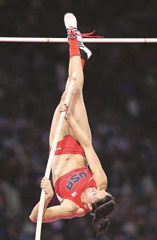 Jessica Suhr wins gold in pole vault