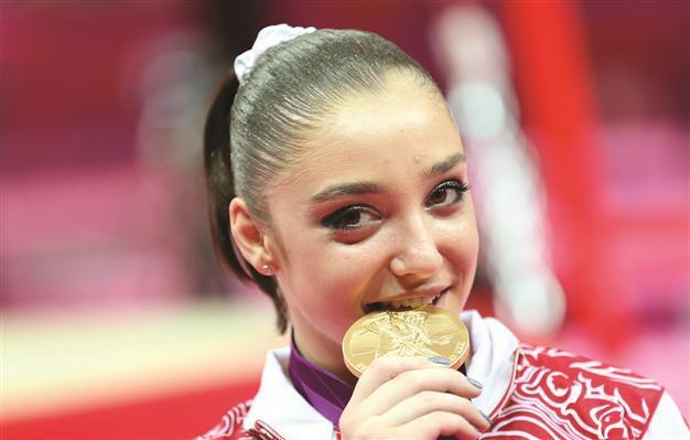 Lackluster Russia remains hopeful in medal race