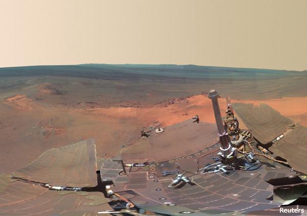 A close-up of the right-hand-side of the panorama
