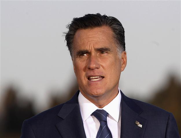 Romney courts donors, raises cash in Israel