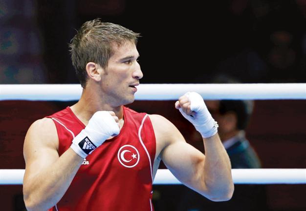 Turkish boxer Adem Kılıççı gets in the ring