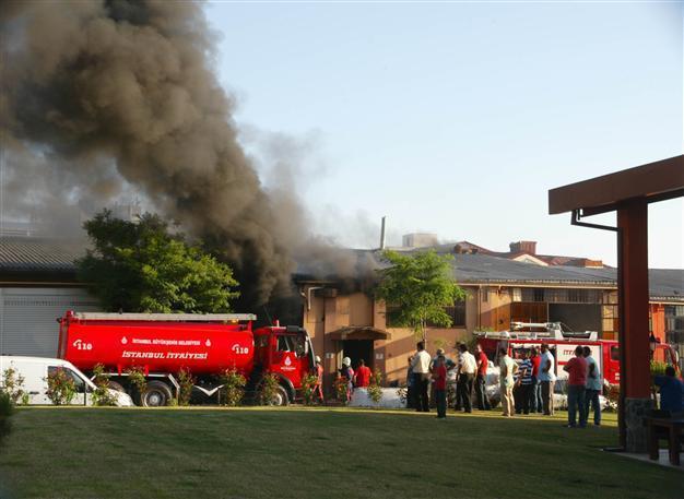 Fire erupts at factory in Istanbul