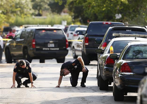 Officer, gunman among 3 killed in Texas shootings