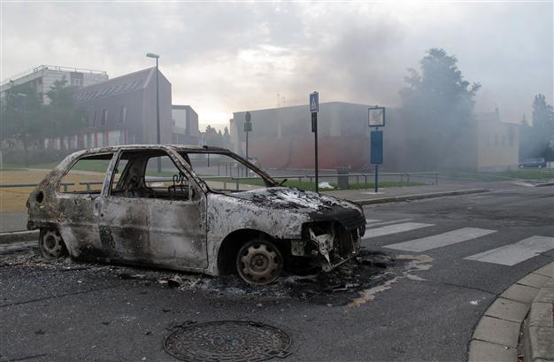 Amiens riot raises fears of wave of unrest