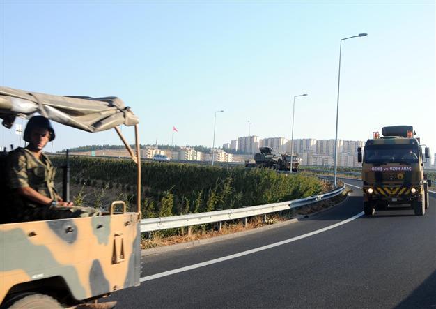 Turkish army stages military drill at Syria frontier: report