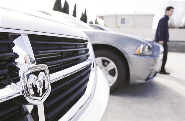 Chrysler’s US sales up, Ford GM drop