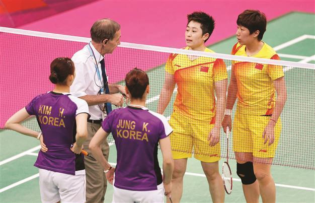 Badminton player quits after scandal