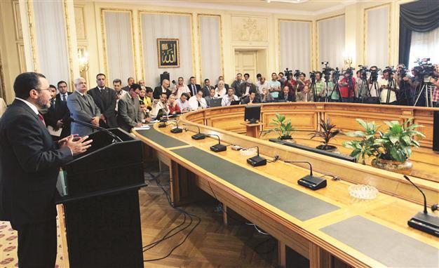 Egypt cabinet sees slim Brotherhood presence
