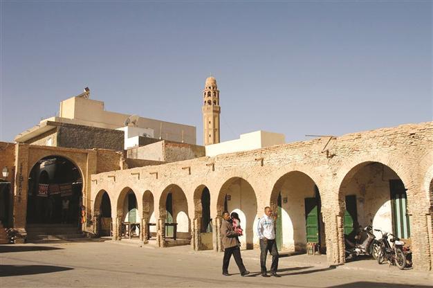 Tunisia targets 4.5 percent 2013 growth