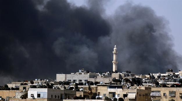 Syrian forces pound rebel frontline in Aleppo