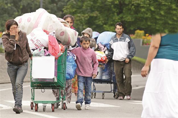 France raids Roma, raising fears
