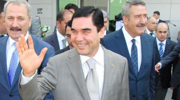 Turkish road closed after Turkmen president’s motorcade crashes