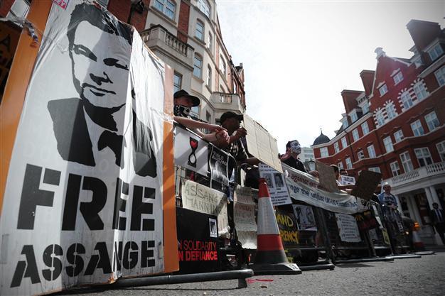 WikiLeaks founder Assange set to face worlds media