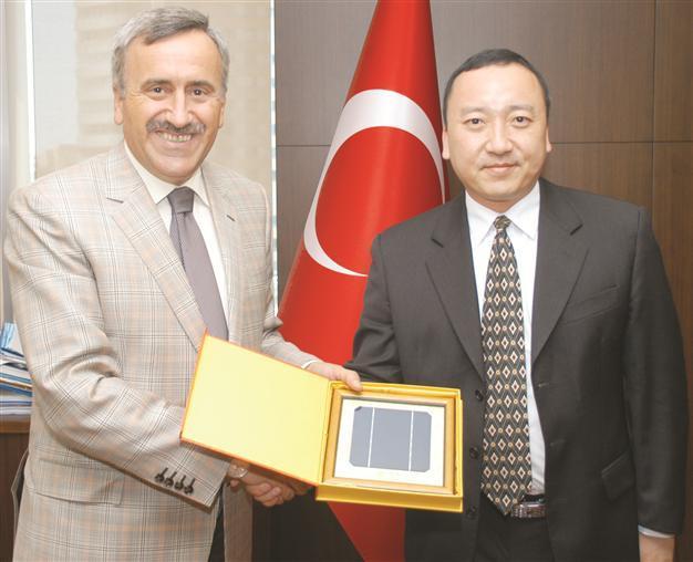 Chinese firm to put $600 million in solar panel sector