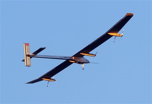Sun-powered plane on final leg of intercontinental flight
