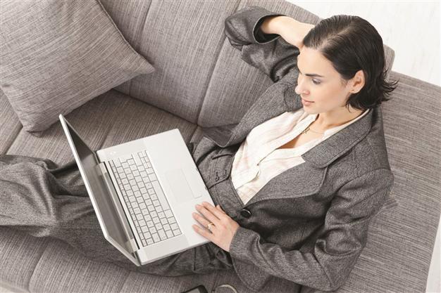 Internet users peruse food websites during Ramadan