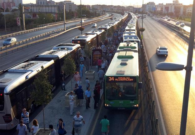 City mulling metrobus-trains as solution to Istanbuls traffic woes