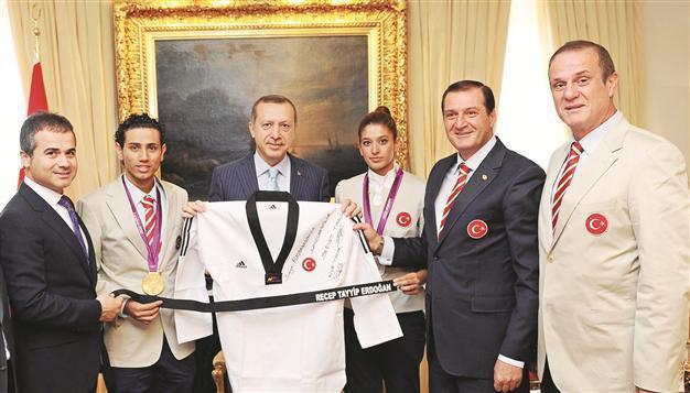 PM Erdoğan meets Olympic medalists