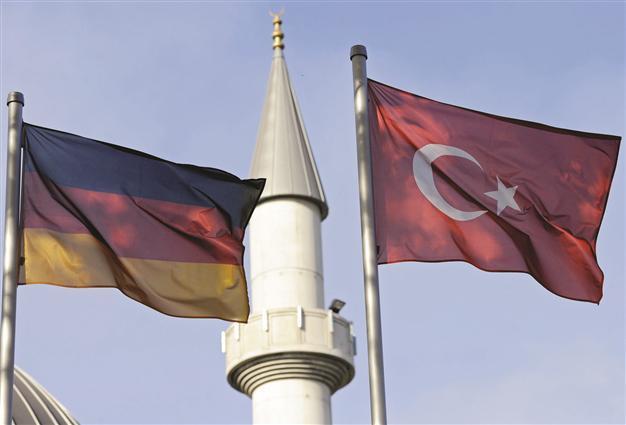 Hamburg becomes first to legalize Muslim feast