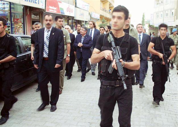 Şahin visits Hakkari under tight security