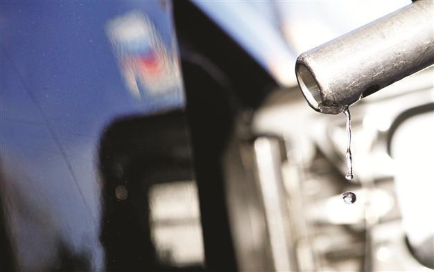 Oil hits weeks high on row in Mideast