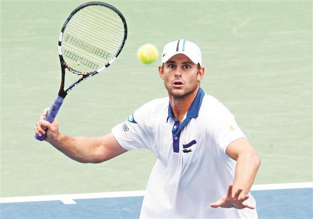 Roddick tops Blake in straight sets